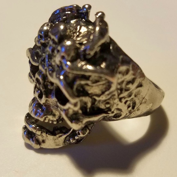 Men's Stainless Steel Silver Skull Goth Punk Ring - Picture 2 of 4